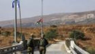 &laquo;حاجز ذكي&raquo;.. إسرائيل تعيد ضبط حدودها مع الأردن والعين على إيران