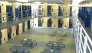 ضربه زملاؤه حتى الموت.. مقتل متحرش بالأطفال داخل السجن