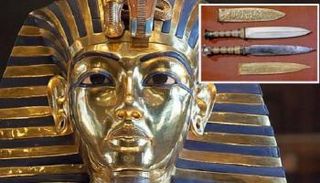 خنجر الملك توت عنخ أمون