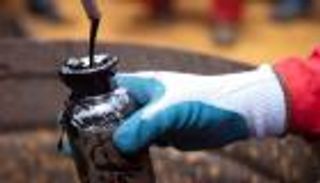 عيوبه &laquo;ثقيل ولزج&raquo;.. لماذا يثير نفط فنزويلا شهية &laquo;المصافي العتيقة&raquo; بأمريكا؟