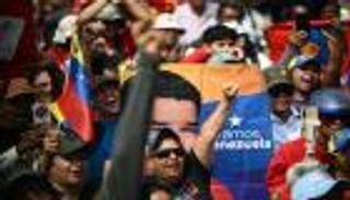 الهجوم الأمريكي.. فنزويلا تحصي 100 قتيل وتتهم أمريكا بإفساد العلاقات 