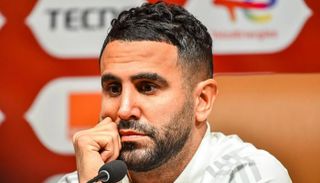 محرز قائد منتخب الجزائر