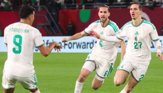 القنوات الناقلة لمباراة الجزائر اليوم 