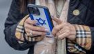 &laquo;انظروا إلى السماء&raquo;.. رسائل تهديد تصل لآلاف الإسرائيليين وسط احتجاجات إيران