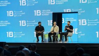 قمة المليار متابع