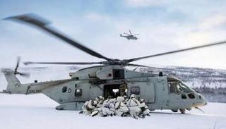 قوات بريطانية خلال تدريب في القطب الشمالي