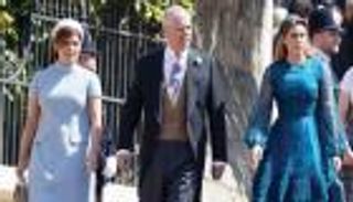 أندرو يراقب القصر عن بُعد.. وبناته جسر العودة الرمزية