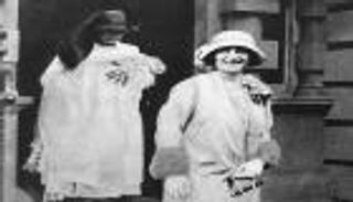 قبل ولادتها.. نجاة إليزابيث الثانية من حادث أنقذ تاريخ بريطانيا