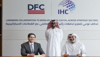 جانب من توقيع الاتفاقية - وام