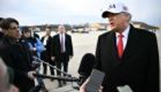 &laquo;لن أخبركم&raquo;.. ترامب يخفي خططه العسكرية ويواصل تهديد إيران 