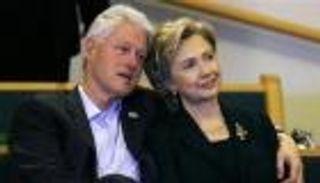 &laquo;شبح&raquo; إبستين يطارد آل كلينتون.. صدام مع الكونغرس بسبب التحقيقات