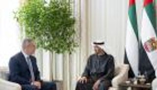 محمد بن زايد يبحث مع وزير خارجية تركيا تطورات المنطقة