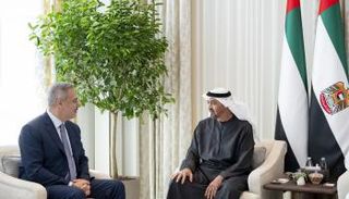 الشيخ محمد بن زايد آل نهيان مع وزير الخارجية التركي