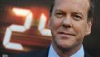 تفاصيل القبض على الفنان البريطاني &laquo;كيفر ساذرلاند&raquo; لاعتدائه على سائق تاكسي