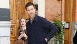 نزهة عائلية.. ماذا فعل ألونسو في أول ظهور بعد الرحيل عن ريال مدريد؟