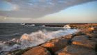 سواحل العالم في اختبار صعب.. كيف تحمي المرونة المناخية حواف القارات؟