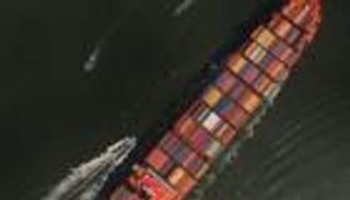 بعد عام من إطلاق &laquo;السلاح الشرس&raquo;.. التعريفات الجمركية تترك ندوبها على اقتصاد أمريكا