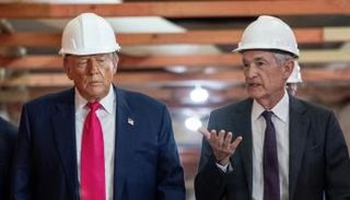 دونالد ترامب وجيروم باول