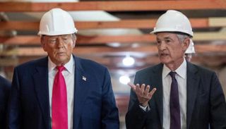 دونالد ترامب وجيروم باول