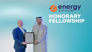 جانب من منح الدكتور سلطان الجابر درجة الزمالة الفخرية