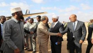 رئيس الصومال في زيارة سابقة لجوبالاند