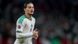 فرح بإقصاء الجزائر من أمم أفريقيا.. فان بيرسي يصدم حاج موسى