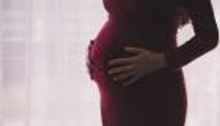 اكتشاف واعد.. ميكروبيوم الأم قد يحمي طفلها من أمراض الكبد