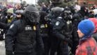 احتجاجات مينيابوليس الأمريكية.. البيت الأبيض يلوح بـ&laquo;قانون التمرد&raquo;