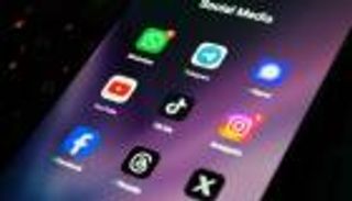 أستراليا تحظر 4.7 مليون حساب لقاصرين على منصات التواصل