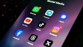 حظر وسائل التواصل على الأطفال 