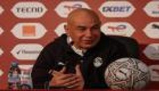 وصلت للاعتذار.. حقيقة أزمة حسام حسن مع لاعب منتخب مصر