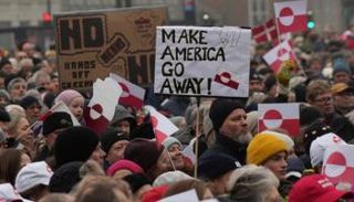 تظاهر آلاف في أنحاء الدنمارك وفي جزيرة غرينلاند