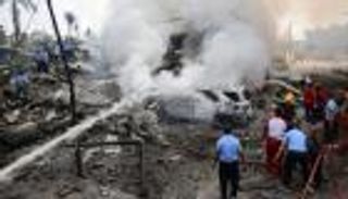 البحث متواصل عن ركابها.. تفاصيل العثور على حطام الطائرة الإندونيسية