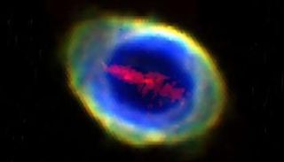  شريط من الحديد وسط سحابة كونية