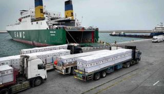 مساعدات إماراتية إلى غزة