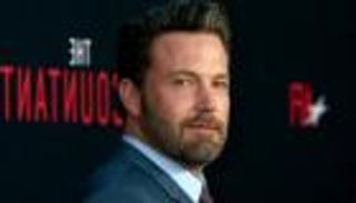 خلاف علني بين بن أفليك ونجمة تلفزيون الواقع ليزا بارلو