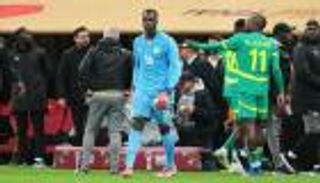 من حكيمي وصابيري لجامعي الكرات.. منشفة ميندي تثير جنون المغرب (فيديو)