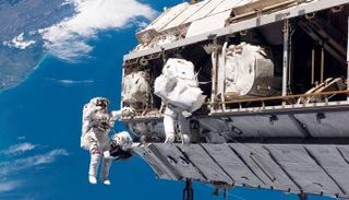 دراسة تكشف تغير شكل دماغ رواد الفضاء بعد الرحلات الطويلة