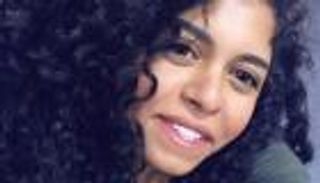 وفاة مصممة الأزياء المصرية الشابة ريهام عاصم