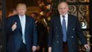 رونالد لودر.. صديق دراسة ترامب والعقل المدبر لـ&laquo;عاصفة غرينلاند&raquo;