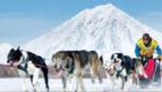 الثلوج تبتلع شبه جزيرة كامتشاتكا.. &laquo;القطب الروسي&raquo; يعيش أضخم عاصفة منذ عقود