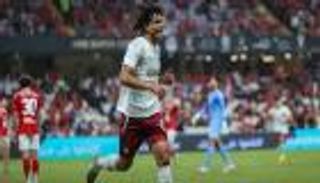 مهاجم سيراميكا وظهير بتروجيت.. الأهلي يدعم صفوفه بصفقتين