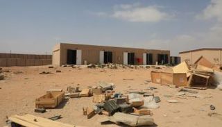 بقايا المعسكرات المنهوبة