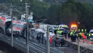 الإمارات تتضامن مع إسبانيا وتعزي في ضحايا حادث تصادم قطارين