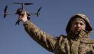 أوكرانيا تتخلى عن مُسيرة صينية.. وضربة بمسقط رأس زيلينسكي