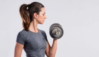 دراسة تزعم أن أظافر مرتادي الجيم أكثر تلوثا من المرحاض