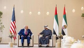 الشيخ محمد بن زايد آل نهيان رئيس دولة الإمارات ودونالد ترامب رئيس الولايات المتحدة - أرشيفية