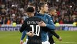 غياب محمد صلاح.. أفضل 10 أجنحة في تاريخ كرة القدم