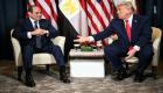  &laquo;يفهمها أكثر منا&raquo;.. ترامب يمازح السيسي بـ&laquo;الإنجليزية&raquo; 