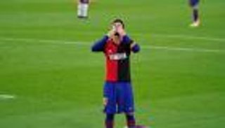 &laquo;عليه أن يصرح بذلك&raquo;.. نيولز أولد بويز يحرج ميسي بمارادونا